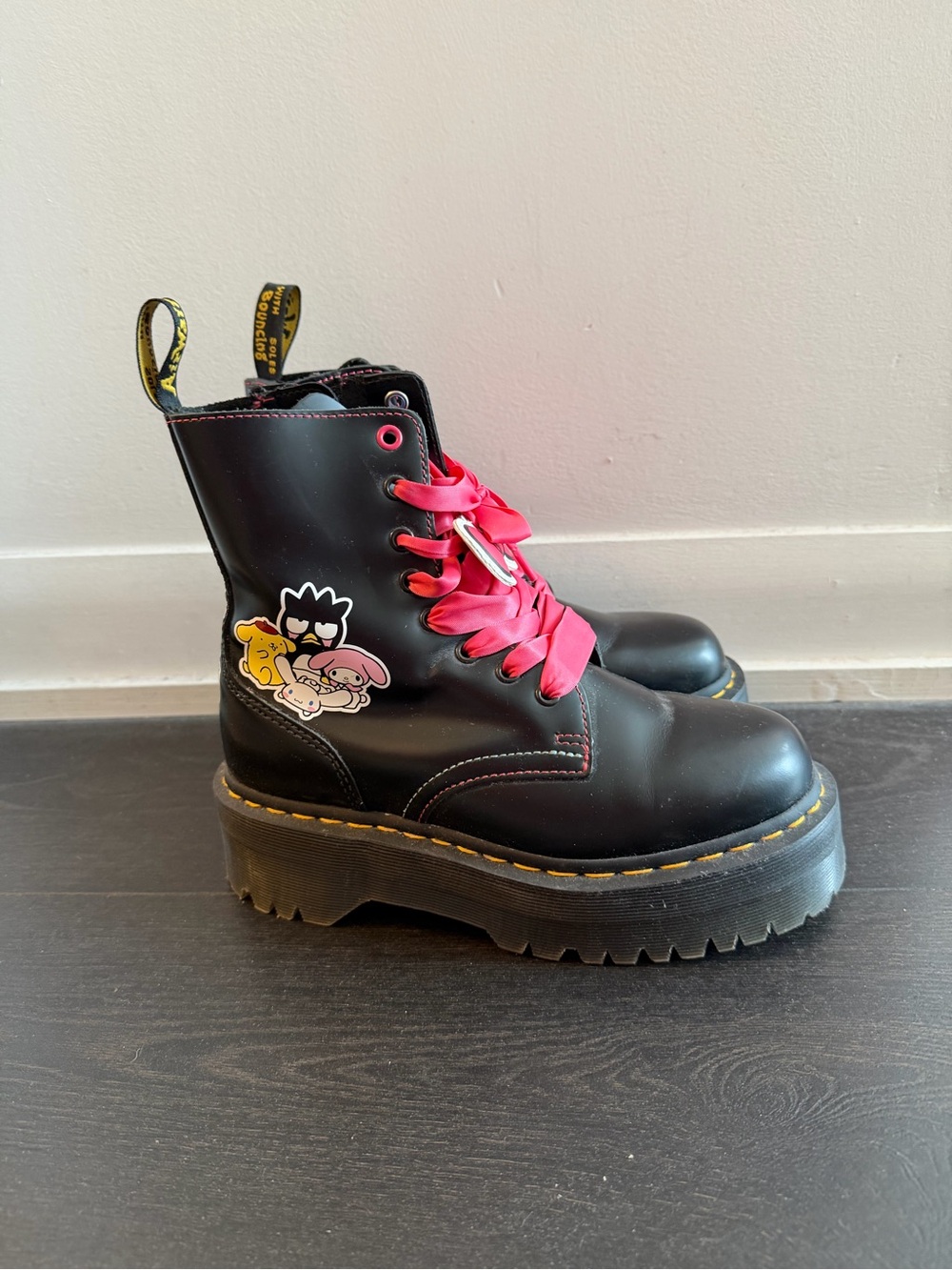Dr. Martens x Hello Kitty and Friends boots - Picture 5 of 8